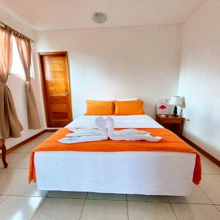 The Finch House (La Casa del Pinzón) - Two-Bedroom House - 18