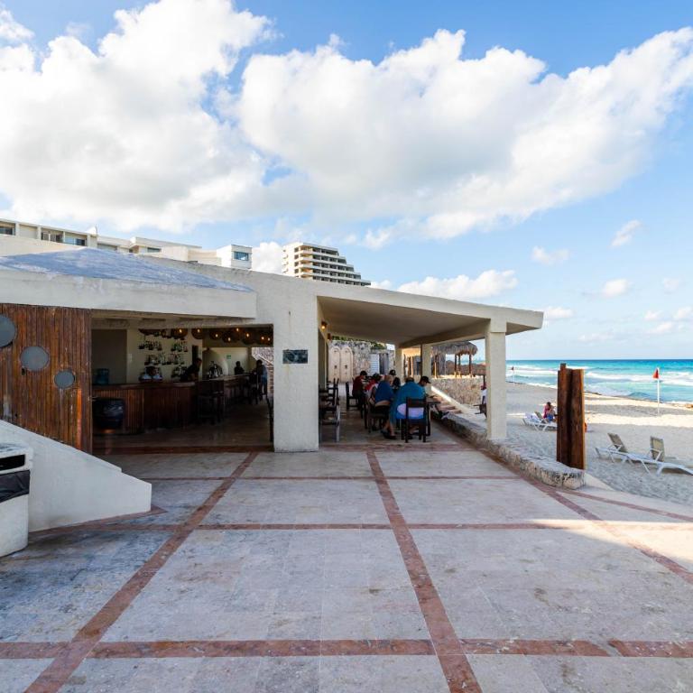 Acceso Directo Playa, Zona Hotelera, Piscina, AC - Two-Bedroom Apartment - 18