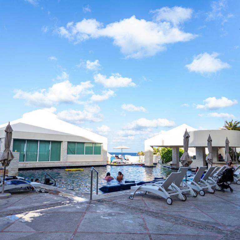 Acceso Directo Playa, Zona Hotelera, Piscina, AC - Two-Bedroom Apartment - 31