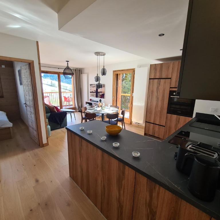 Appartement neuf, grand balcon et vue imprenable - Apartment mit Blick auf die Berge - 4