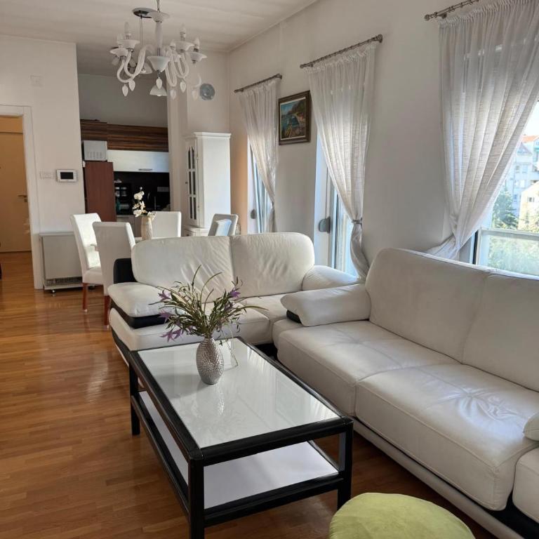 Sunny Nest Banovo Brdo - Apartman sa 2 Spavaće Sobe - 3