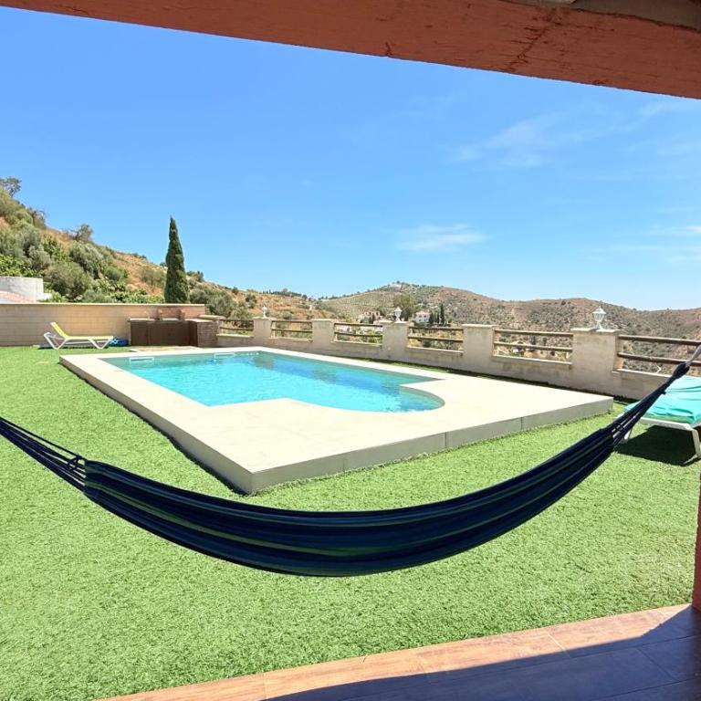 LA CASA ROJA Casa privada con piscina y vistas Zona Torrox - Chalet de 3 dormitorios - 27