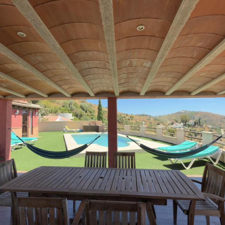 LA CASA ROJA Casa privada con piscina y vistas Zona Torrox - Chalet de 3 dormitorios - 26