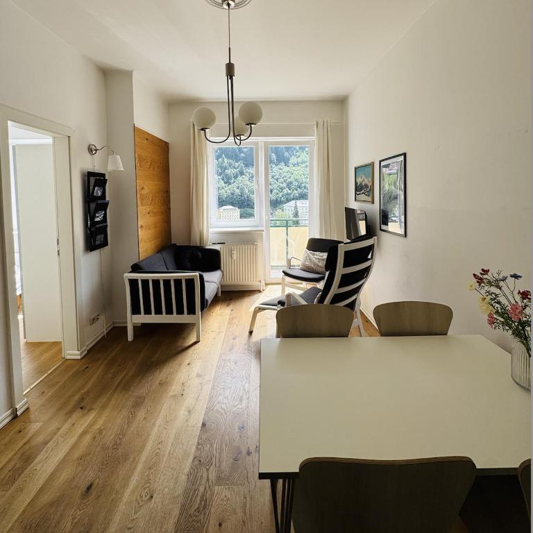 Cozy apartment with VIEWS - Two-Bedroom Apartment - 2