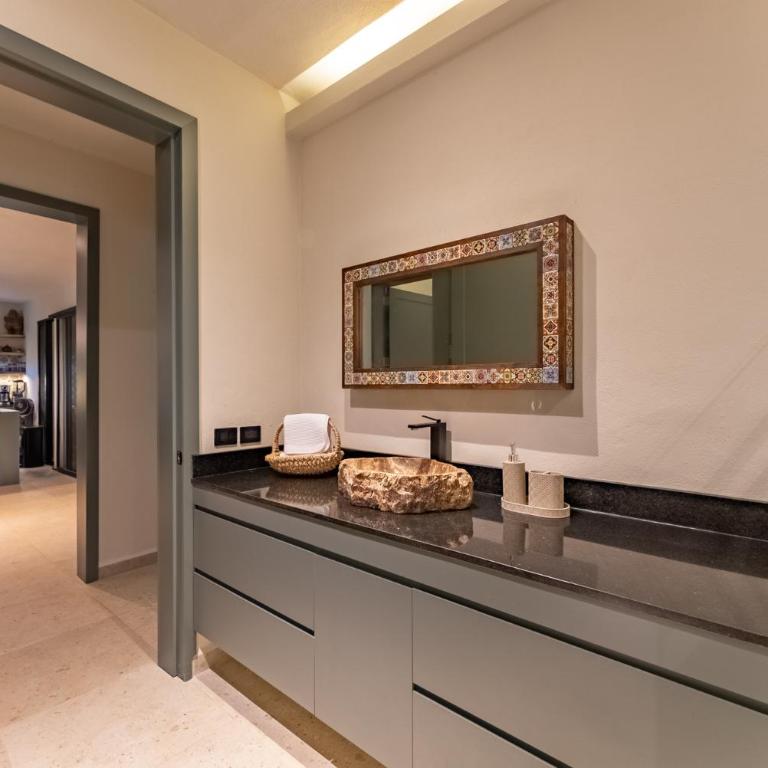 La Cueva de Piedra - Three-Bedroom Villa - 12