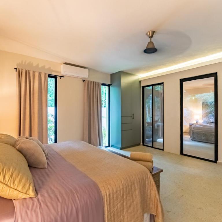 La Cueva de Piedra - Three-Bedroom Villa - 34