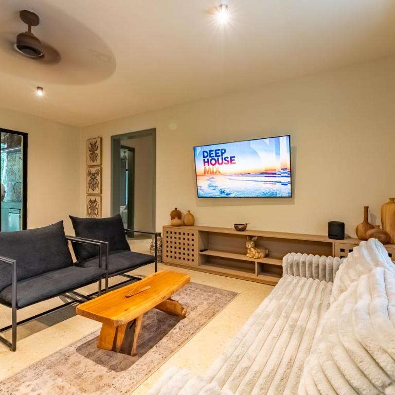 La Cueva de Piedra - Three-Bedroom Villa - 39