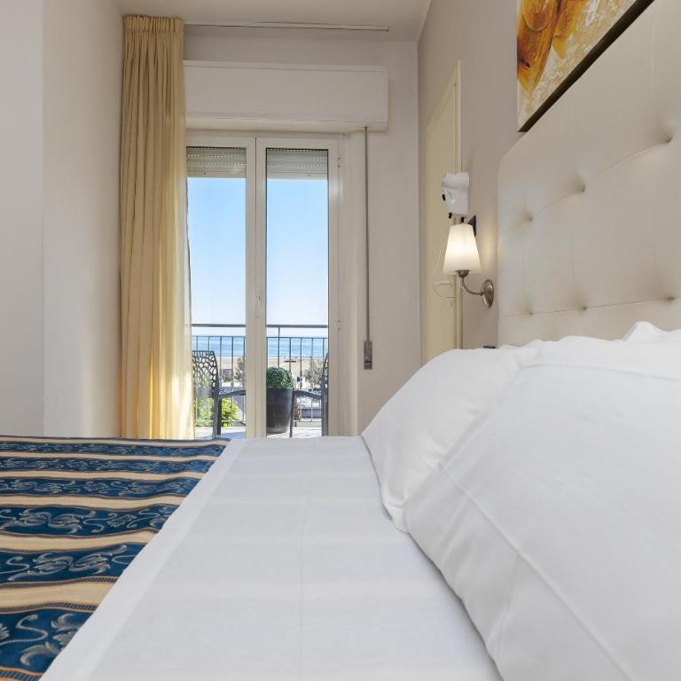 Hotel Bridge - Camera Tripla Superior con Vista Mare - 5