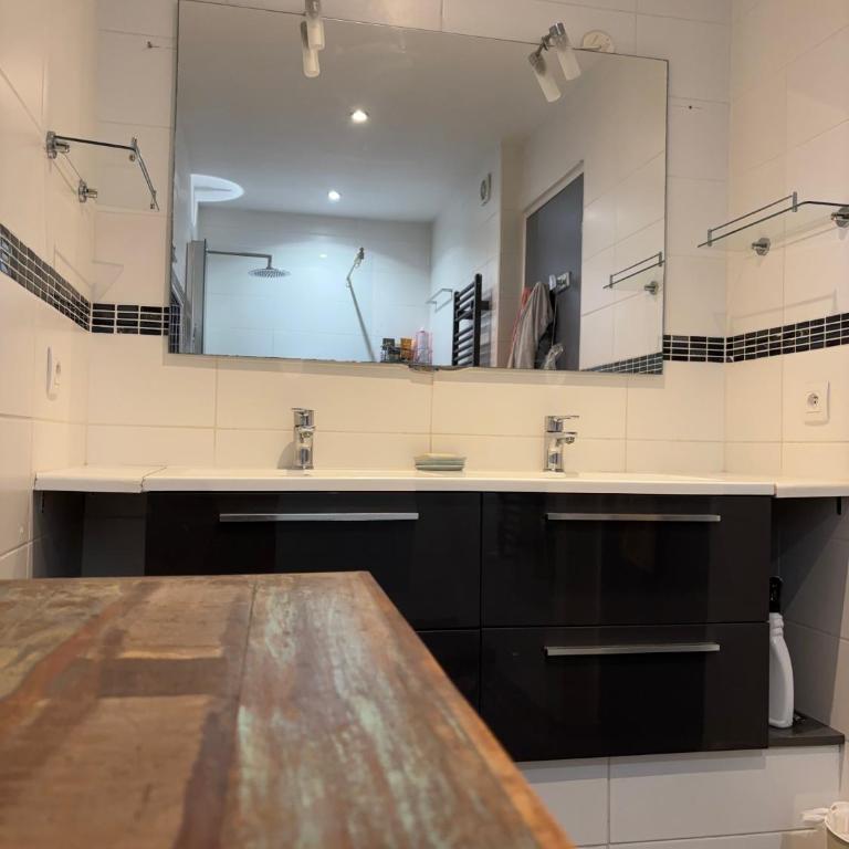 Superbe appartement avec piscine et parking - Two-Bedroom Apartment - 5