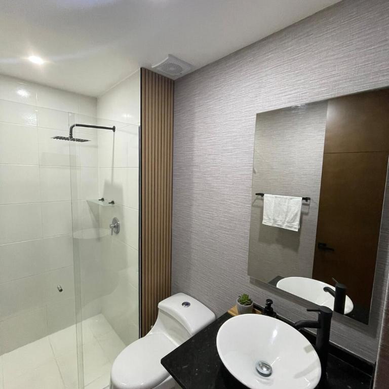 Premium Studio near Oviedo Mall, El Poblado- Balcony, AC & Fast WiFi - Studio with Balcony - 4