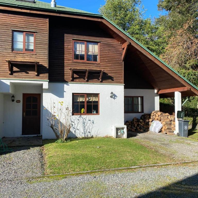 Se Arrienda Casa en Condominio Suizo, Pucon - Villa - 1
