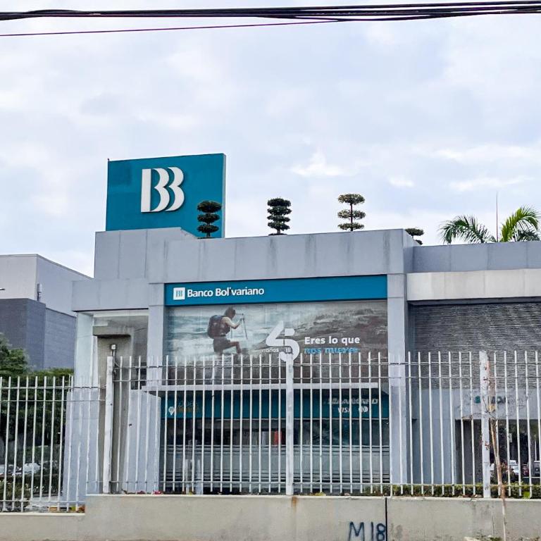 Casa con Piscina Privada, Asadero Bbq y 4 cuartos en Guayaquil - Villa - 76