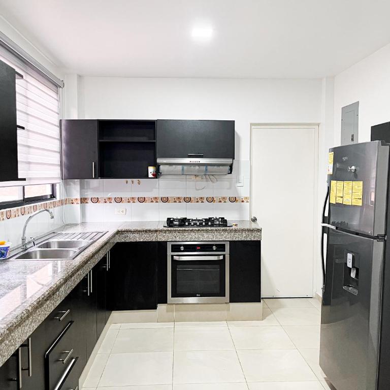 Casa con Piscina Privada, Asadero Bbq y 4 cuartos en Guayaquil - Villa - 47