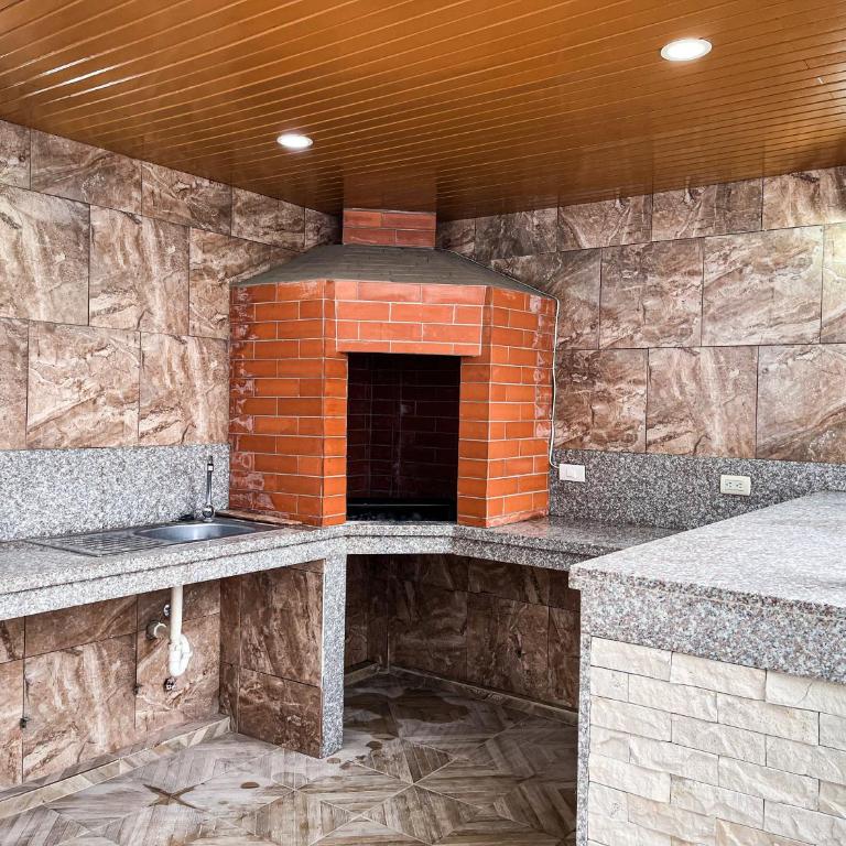 Casa con Piscina Privada, Asadero Bbq y 4 cuartos en Guayaquil - Villa - 9