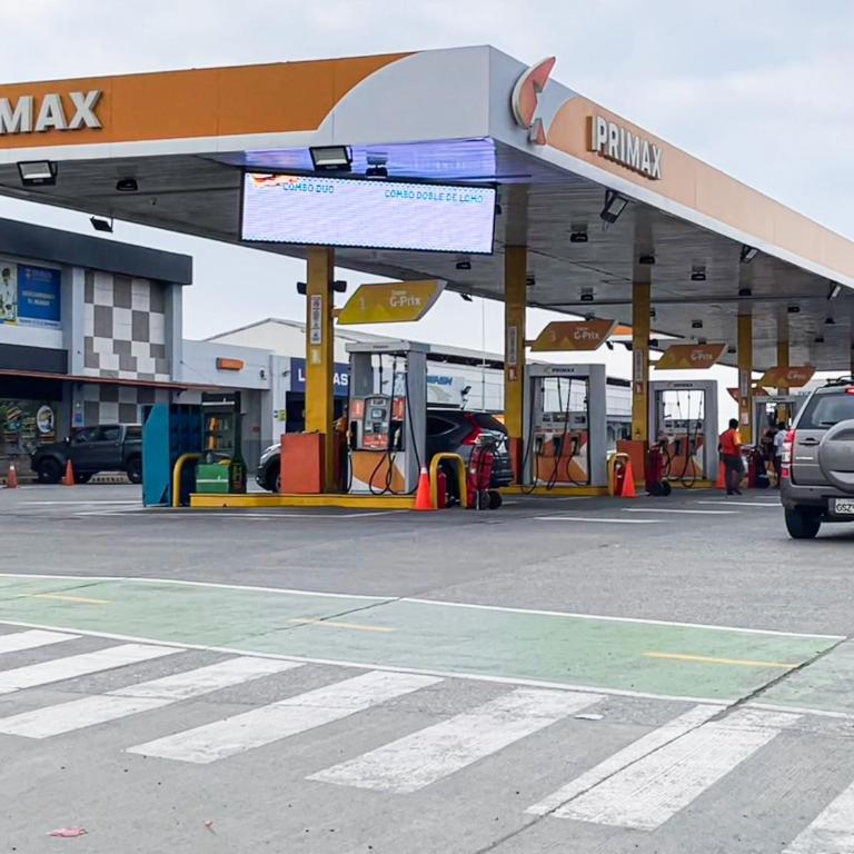 Casa con Piscina Privada, Asadero Bbq y 4 cuartos en Guayaquil - Villa - 79