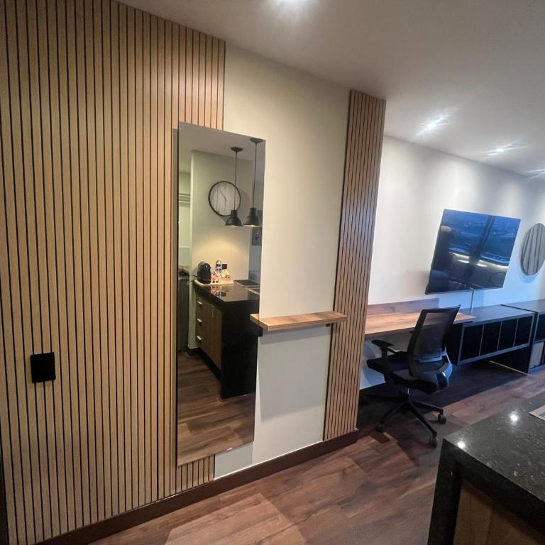 Premium Studio near Oviedo Mall, El Poblado- Balcony, AC & Fast WiFi - Studio with Balcony - 9