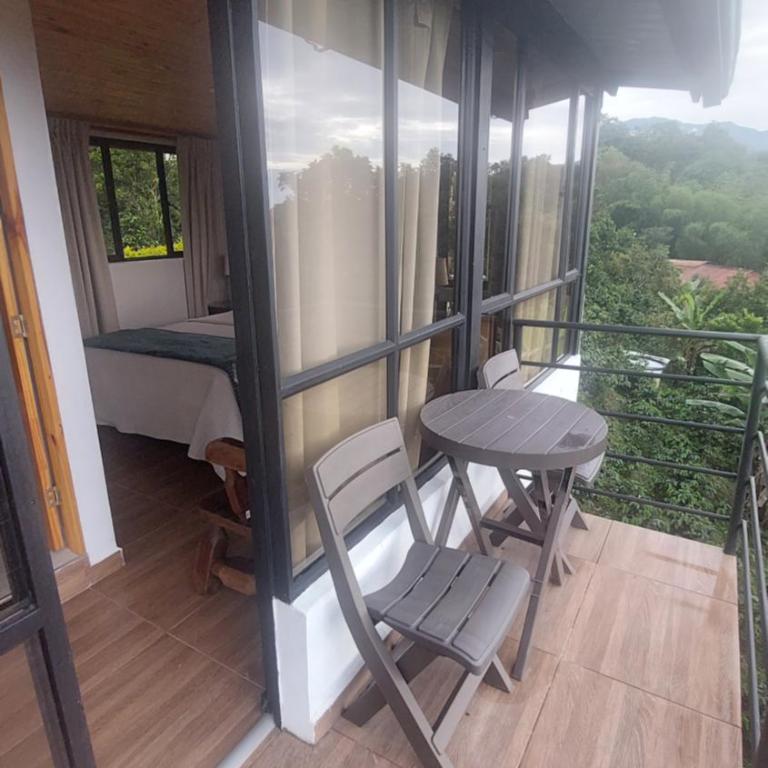 Alojamiento natural rural LOS NOGALES, apartamentos tipo glamping, avistamiento de aves, paisaje cafetero - Apartamento de 1 dormitorio - 2