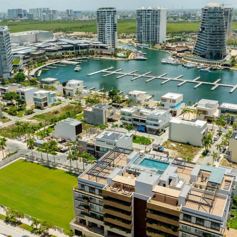 Modern Apartment with Marina & Beach Access - Apartamento - 10