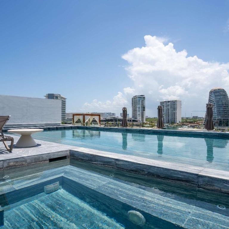 Modern Apartment with Marina & Beach Access - Apartamento - 2