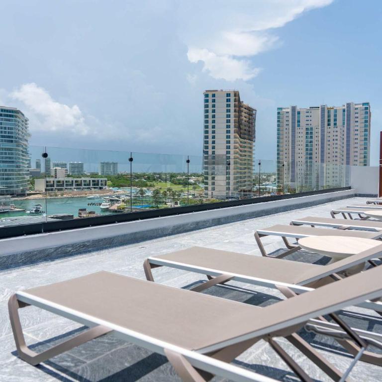 Modern Apartment with Marina & Beach Access - Apartamento - 9