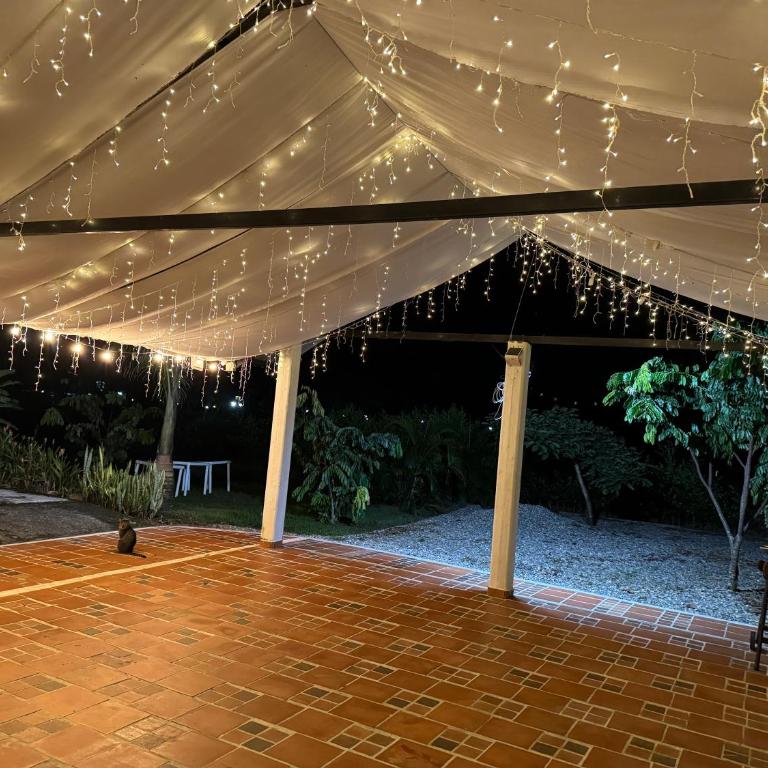 Alquiler casa campestre con piscina Villavicencio - Four-Bedroom House - 3