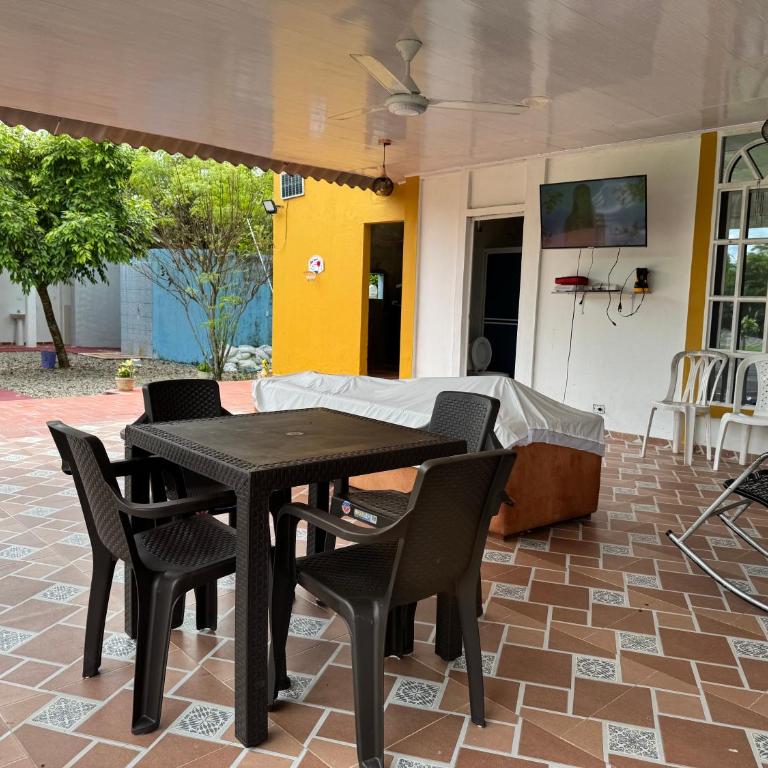 Alquiler casa campestre con piscina Villavicencio - Four-Bedroom House - 5