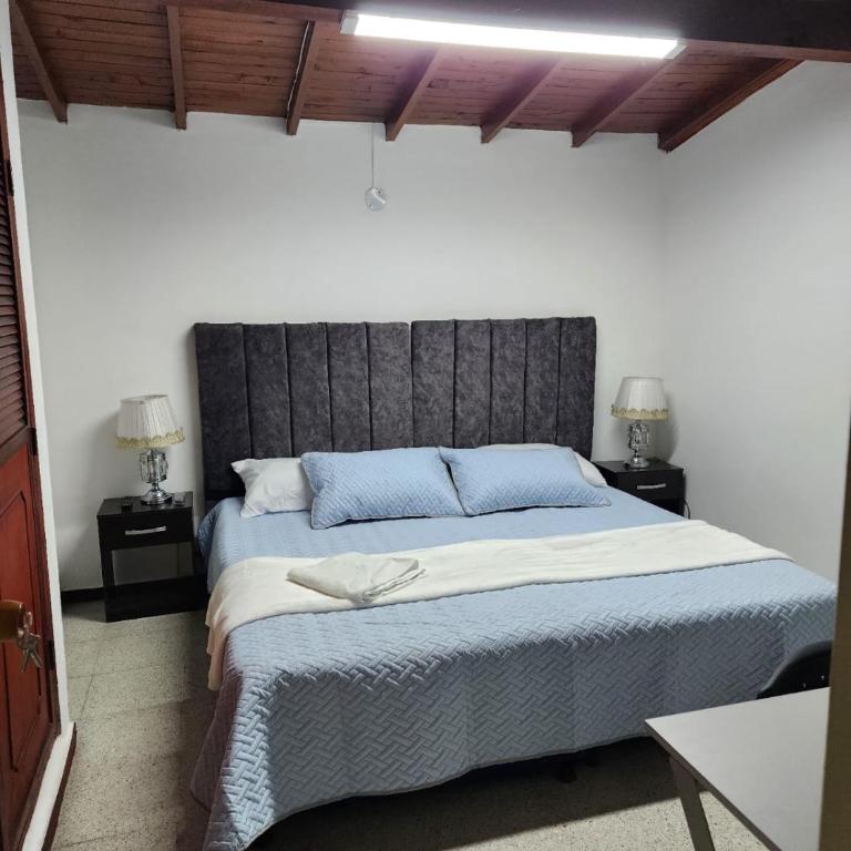 My House - Habitación con cama extragrande. - 2