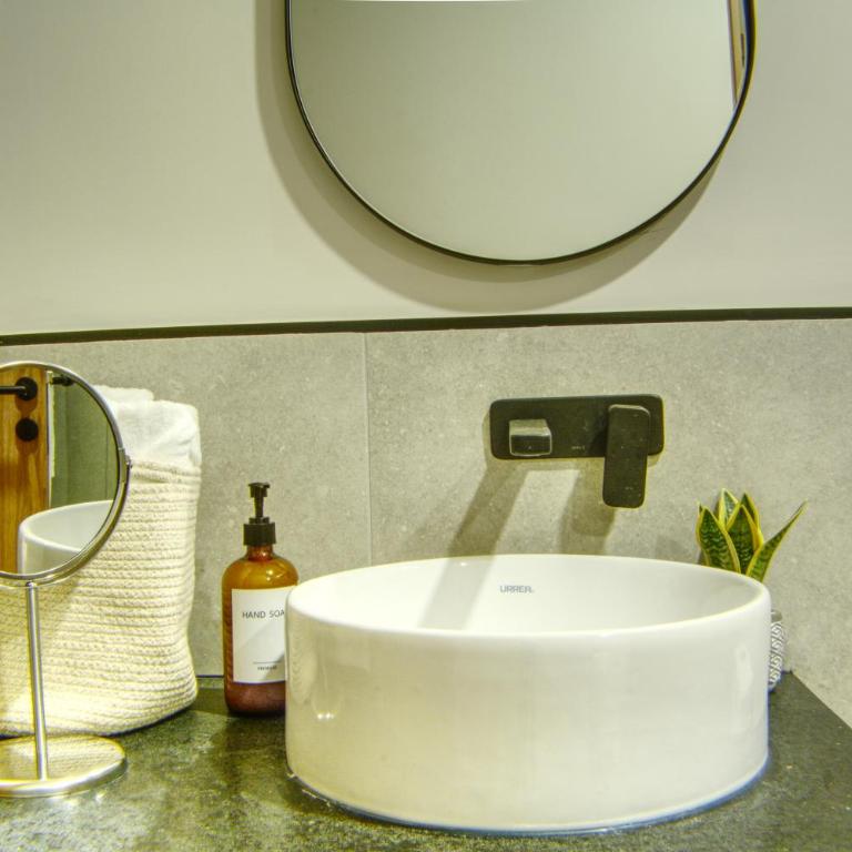 Expo GDL 2 Min Executive Style and Comfort - One-Bedroom Apartment - 16
