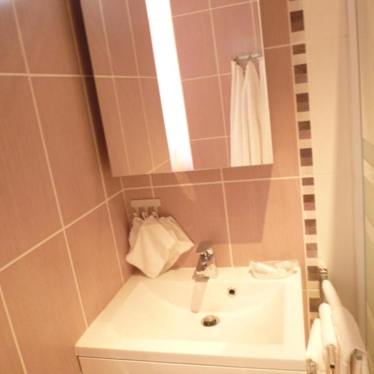 Chez Augustin - Standard Double Room - 11