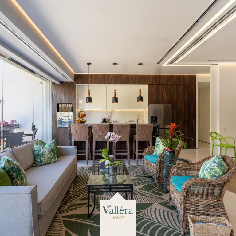 Pier 57, Tropical Modern, Artisan Design - Two-Bedroom Apartment with Mountain View - 15