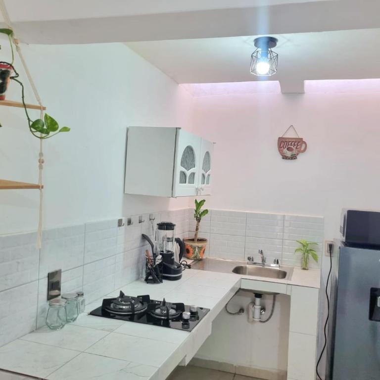 Pequeño Estudio con Encanto - One-Bedroom Apartment - 4