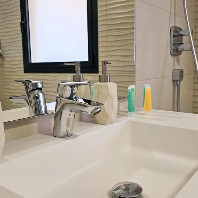 ALLONBAY beach front residence - Four-Bedroom Luxury Apartment - 44