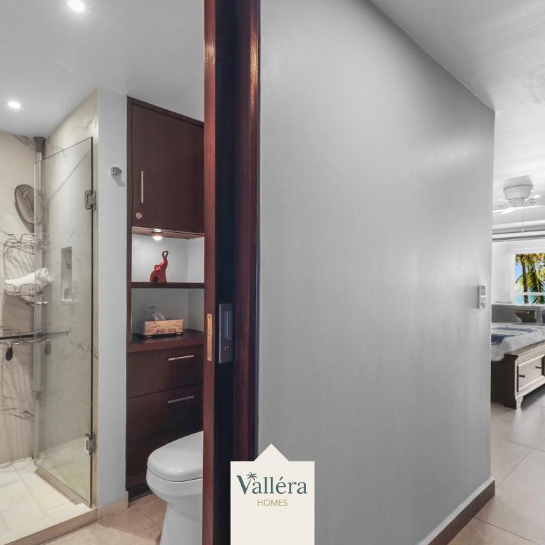 Harbor 171, Luxury Couples Retreat, Beach front - One-Bedroom Apartment - 4