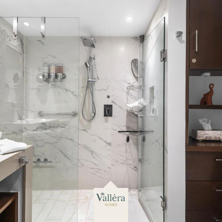 Harbor 171, Luxury Couples Retreat, Beach front - One-Bedroom Apartment - 8
