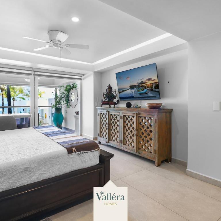 Harbor 171, Luxury Couples Retreat, Beach front - One-Bedroom Apartment - 11