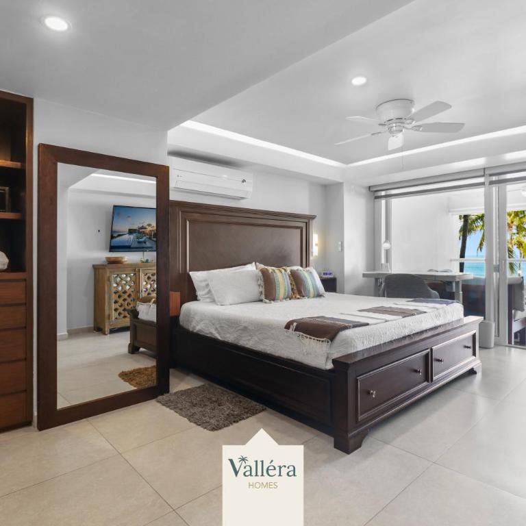 Harbor 171, Luxury Couples Retreat, Beach front - One-Bedroom Apartment - 16