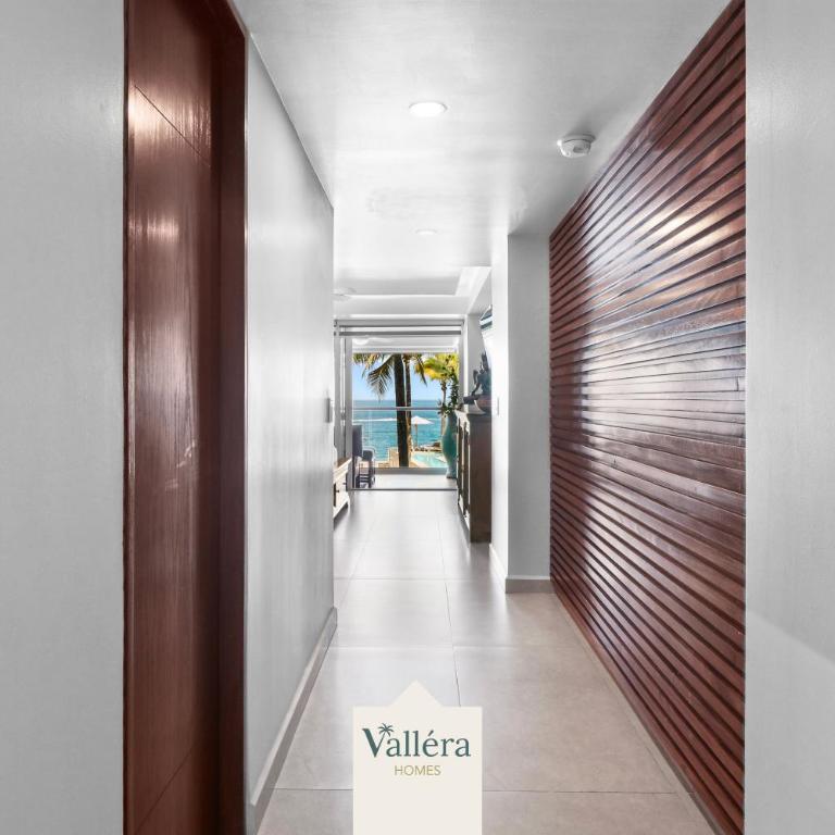 Harbor 171, Luxury Couples Retreat, Beach front - One-Bedroom Apartment - 23
