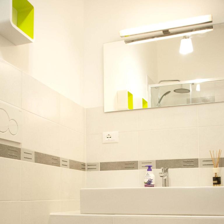 Aurora Guest House- Dimore Bolognesi - Camera Matrimoniale con Bagno Privato - 12