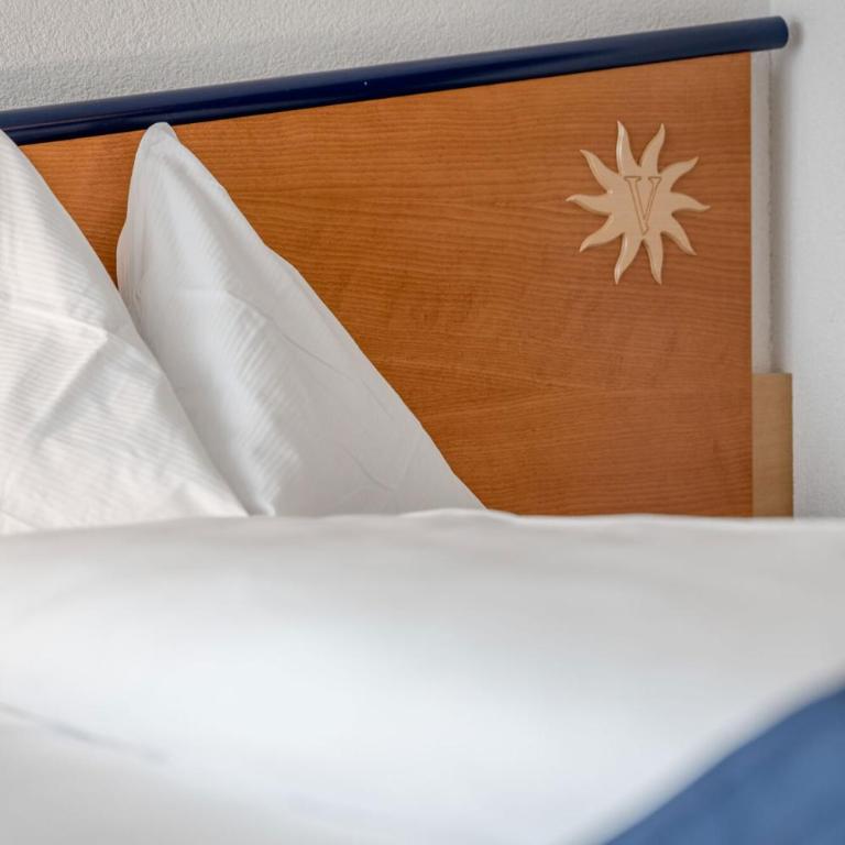 Turmhotel Victoria Davos - Superior Doppelzimmer - teilweise mit Balkon - 2