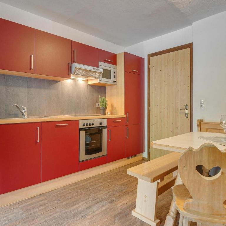 Apartment in Zillertal near Spieljochbahn - Apartment mit 4 Schlafzimmern - 5