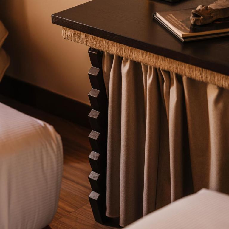 Palacio De Godoy Caceres, Curio Collection By Hilton - King Room with Balcony and Spa Access - Merida - 5