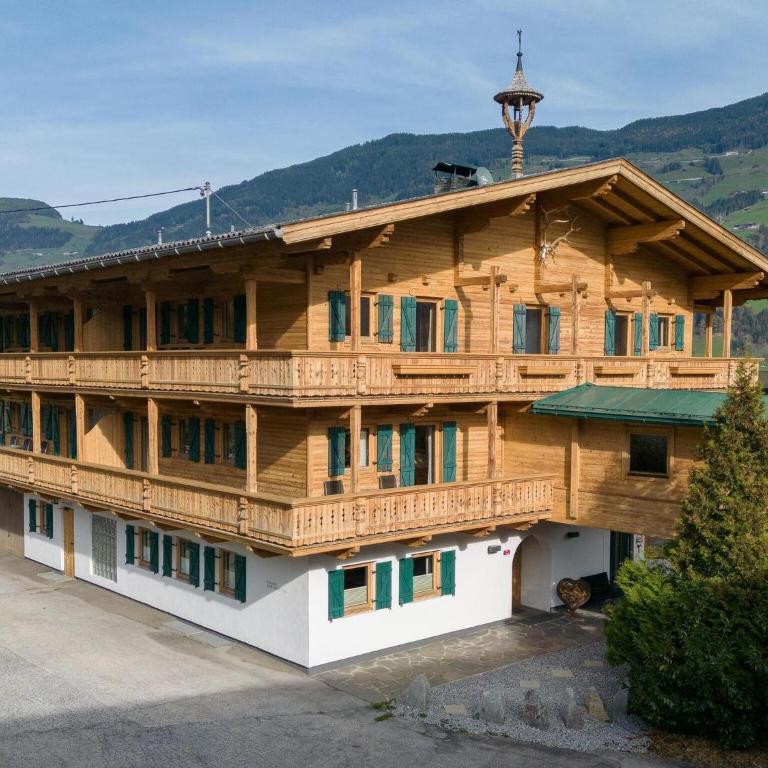 Apartment in Zillertal near Spieljochbahn - Apartment mit 4 Schlafzimmern - 1