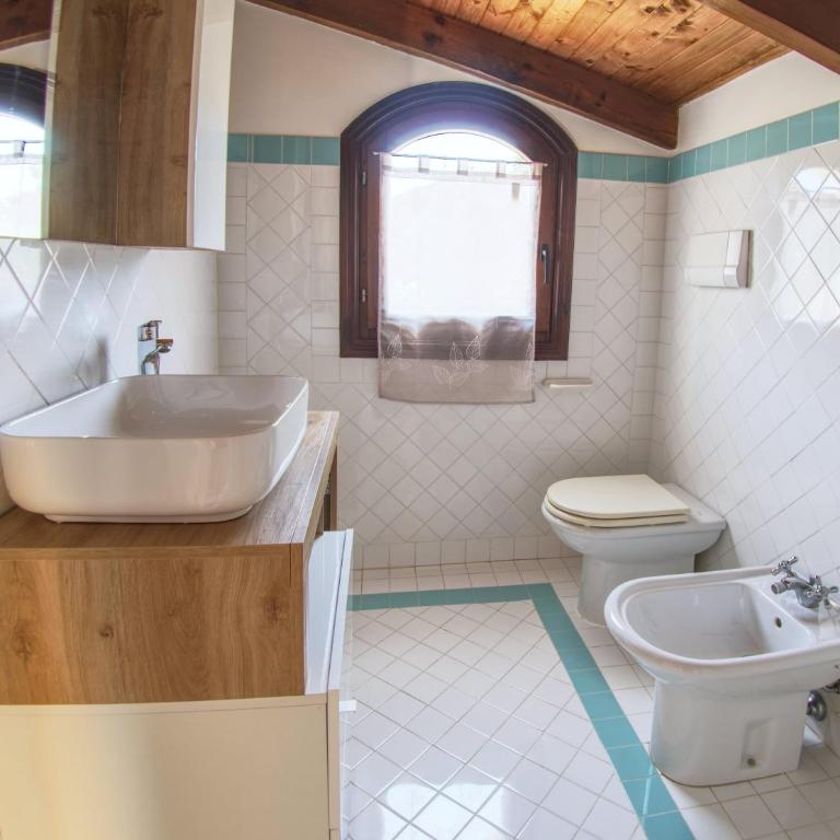 Villa Blu splendida villa con piscina - Stintino Via Limbara 29B Sardegna - Villa con 3 Camere da Letto - 31