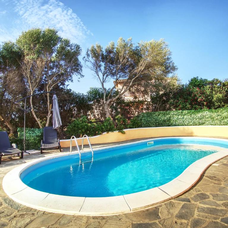 Villa Blu splendida villa con piscina - Stintino Via Limbara 29B Sardegna - Villa con 3 Camere da Letto - 2