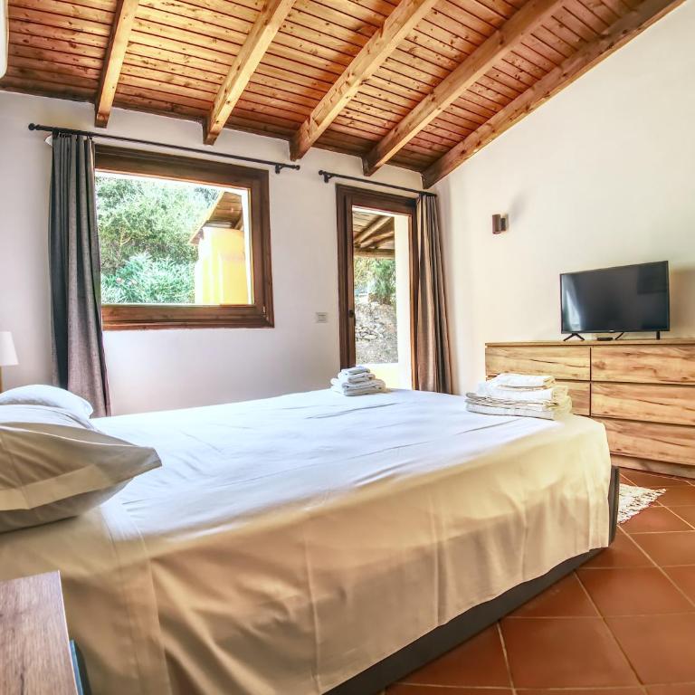 Villa Verde splendida villa con piscina - Stintino Via Limbara 29A Sardegna - Villa con 3 Camere da Letto - 23