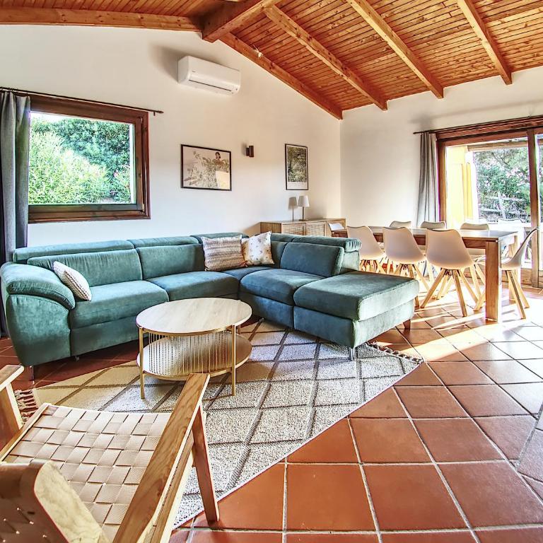 Villa Verde splendida villa con piscina - Stintino Via Limbara 29A Sardegna - Villa con 3 Camere da Letto - 4