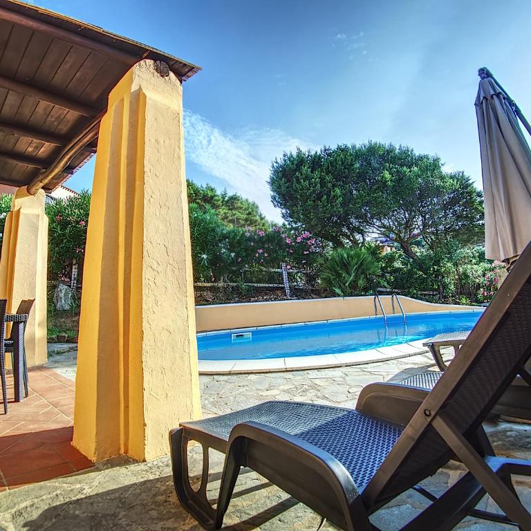 Villa Verde splendida villa con piscina - Stintino Via Limbara 29A Sardegna - Villa con 3 Camere da Letto - 2