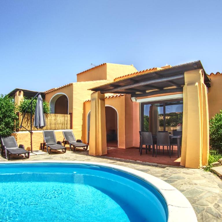 Villa Verde splendida villa con piscina - Stintino Via Limbara 29A Sardegna - Villa con 3 Camere da Letto - 32