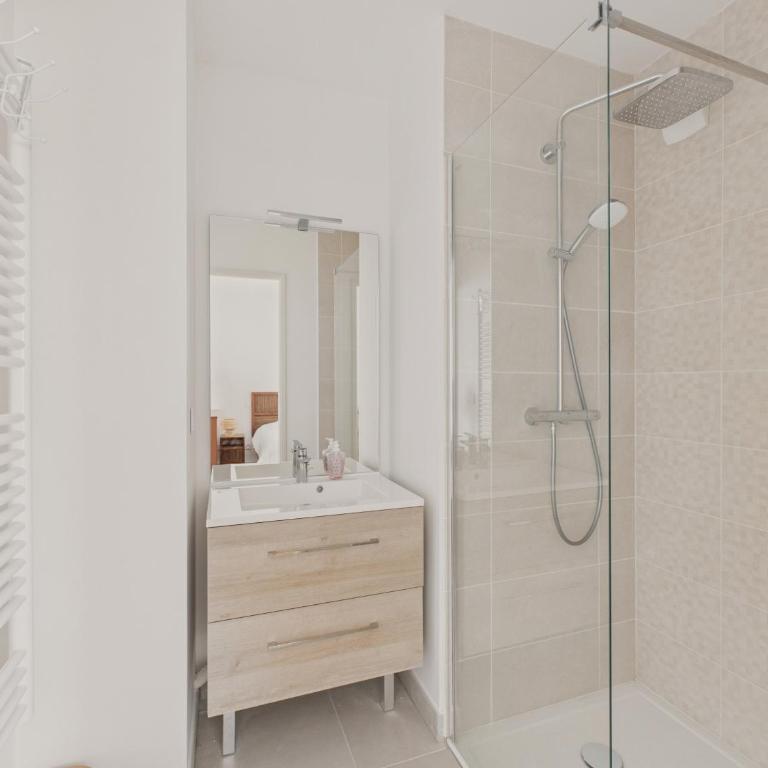Plein centre - Appart pour 6 avec balcon - Apartment - 11
