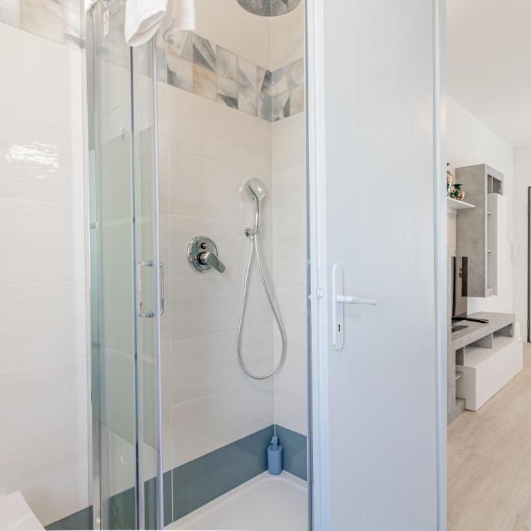 H11 A CASA DI CATE Sanremo - Spiagge - Appartamento con 1 Camera da Letto con Balcone e Vista Città - 7